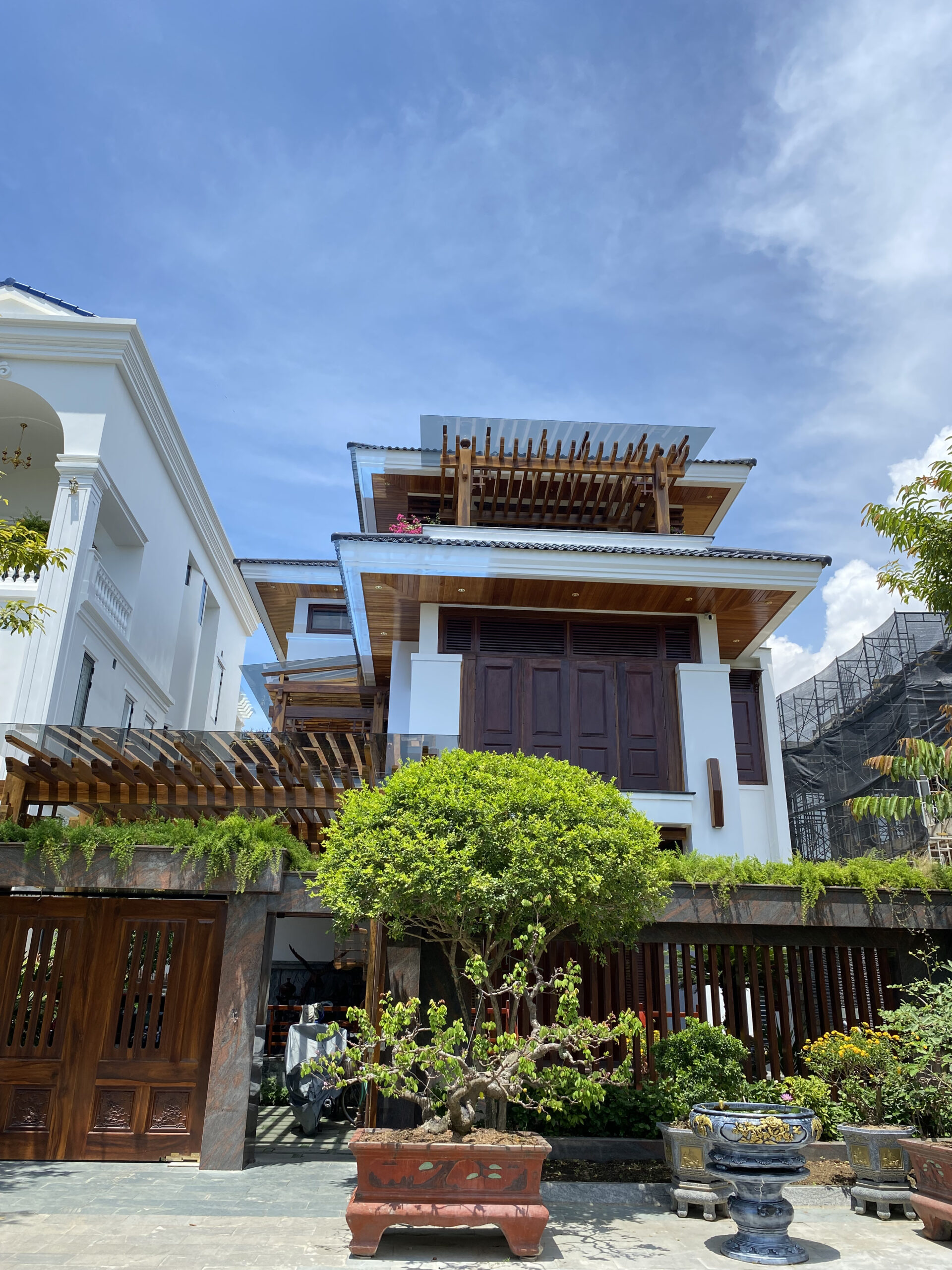 Cửa hàng đèn led tại Đà Nẵng chất lượng giá tốt Villa Mr Du - Euro Village 2