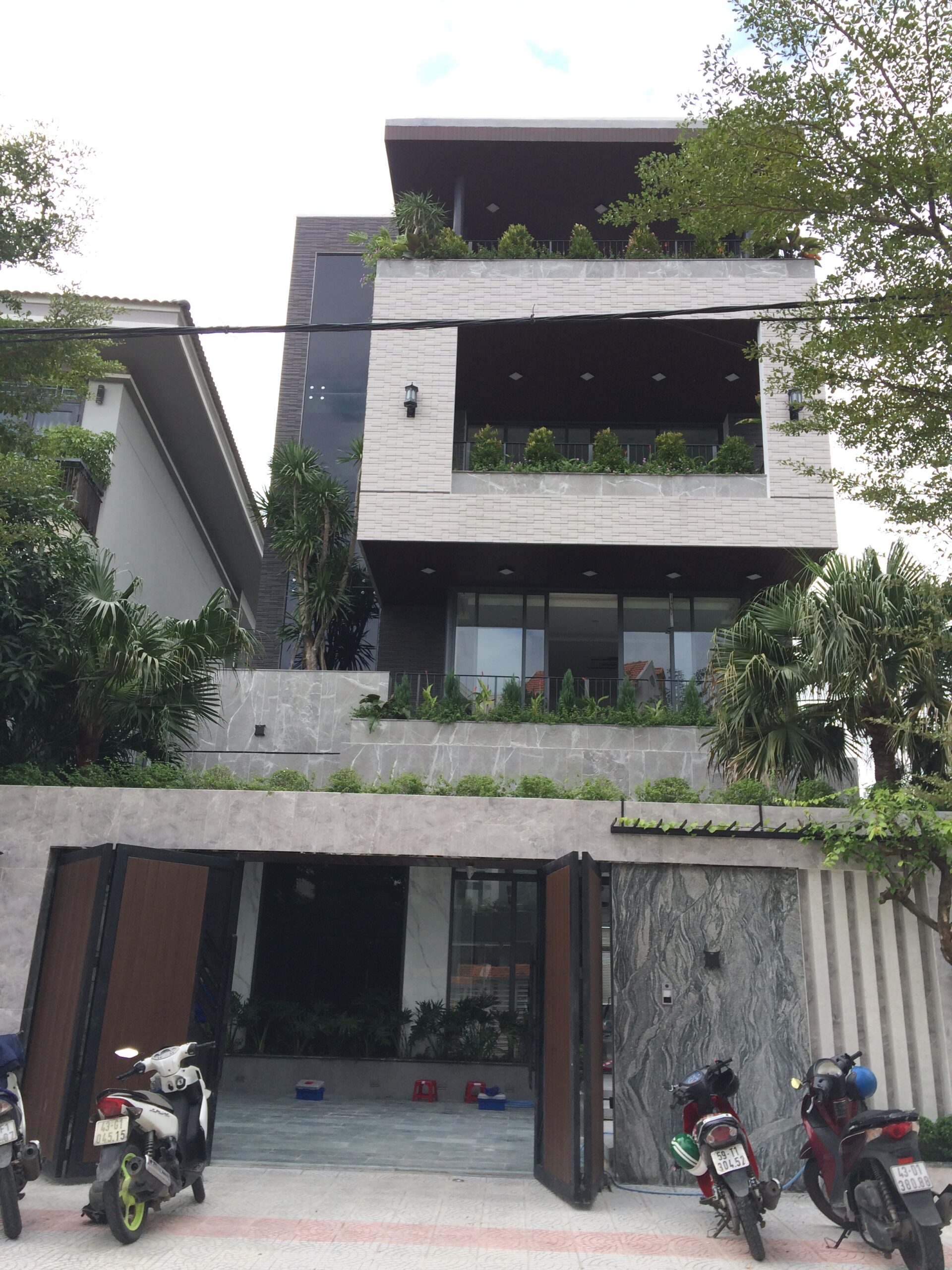 Cửa hàng đèn led tại Đà Nẵng chất lượng giá tốt Villa Mr Sơn - Hoàng Thế Thiện