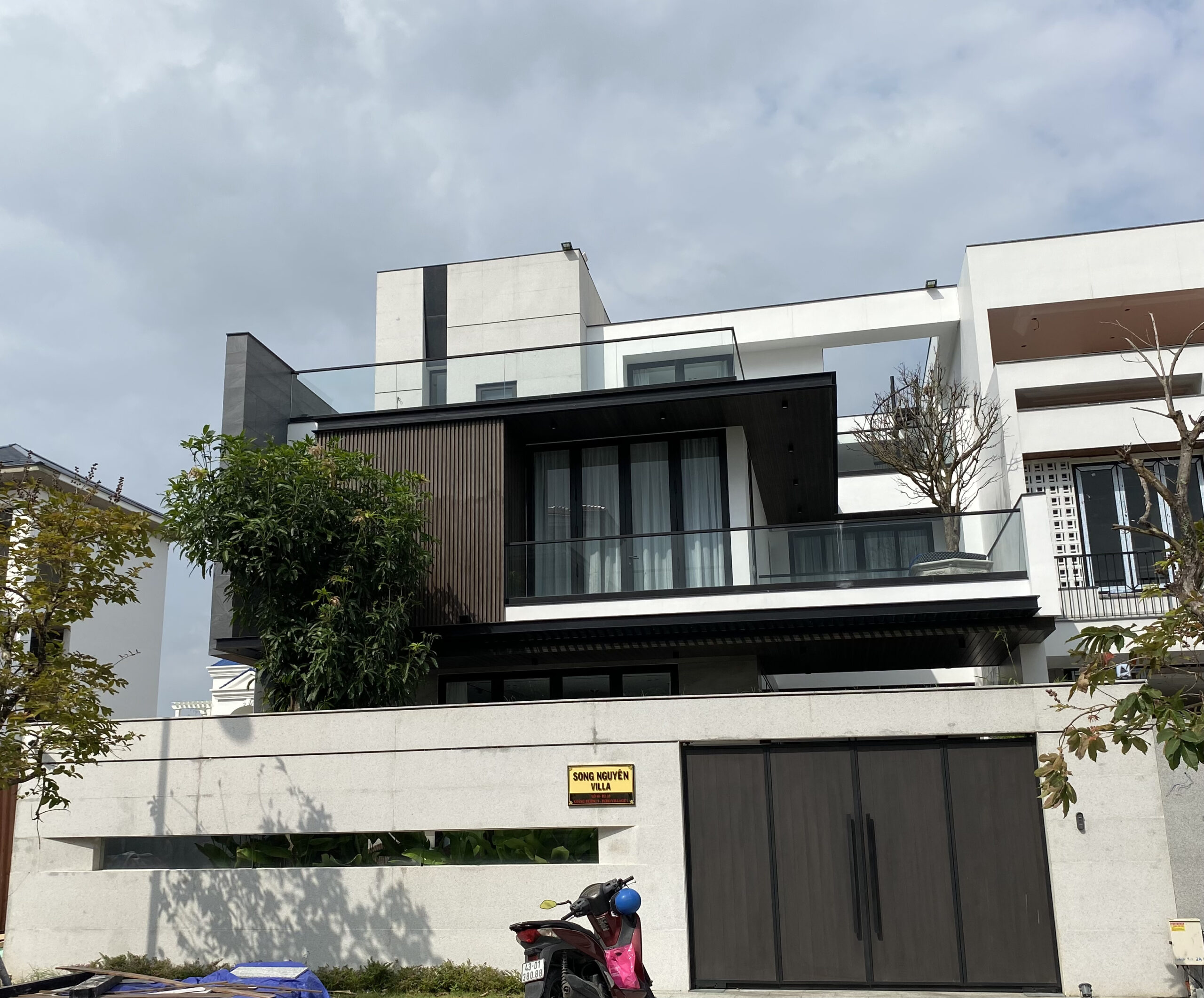 Cửa hàng đèn led tại Đà Nẵng chất lượng giá tốt Villa Song Nguyên - Euro Village 2